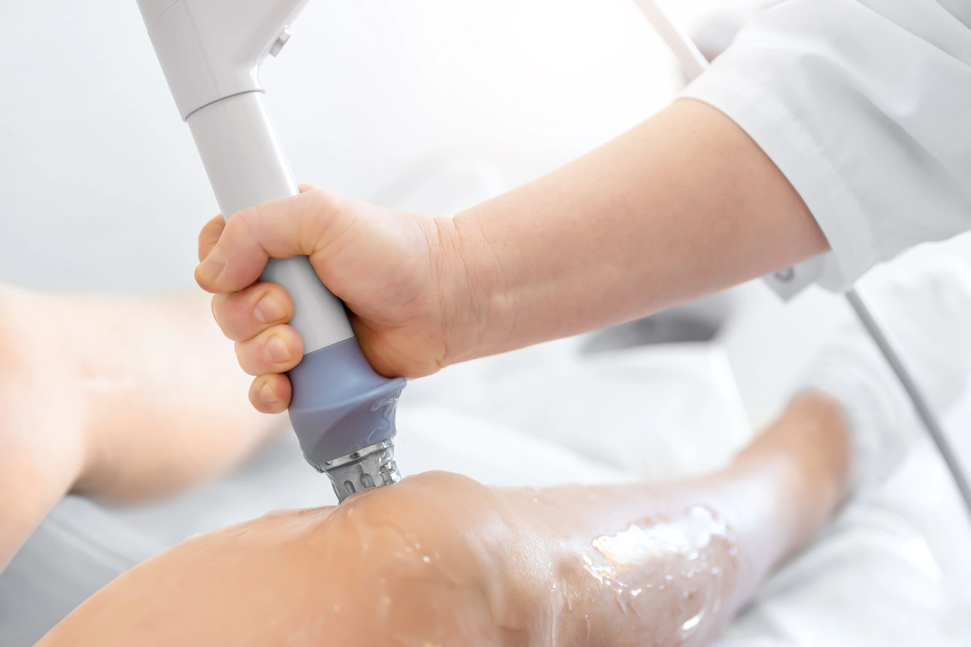 Benefits of Soundwave Therapy for Chronic Pain and Inflammation - The Drip Lounge